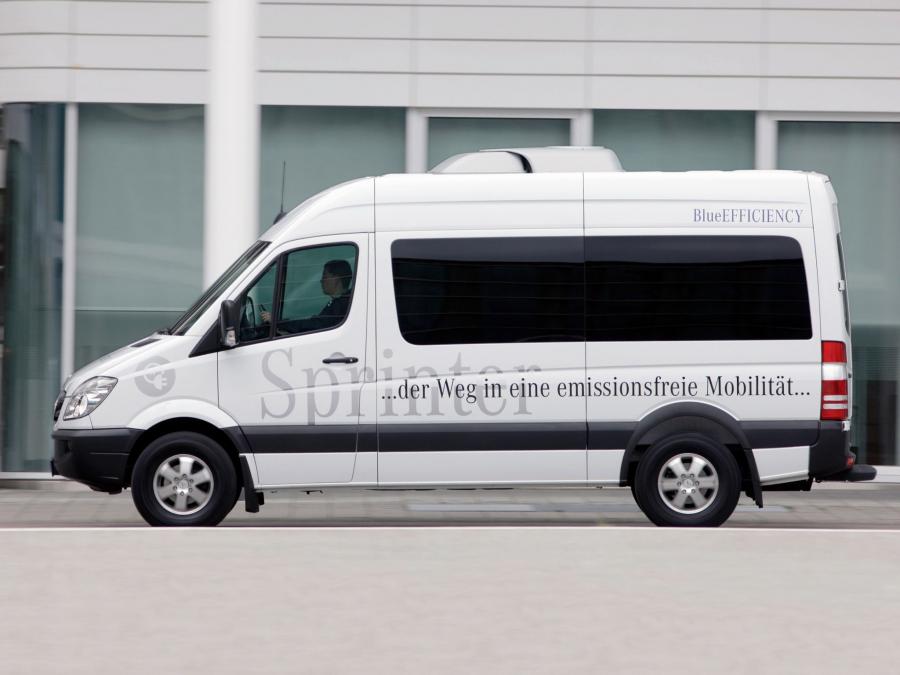  Mercedes-Benz Sprinter BlueEFFICIENCY 2009 года  (фото 2 из 8)